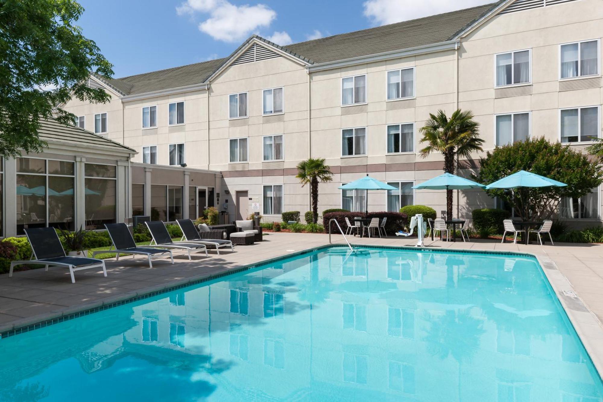 Hilton Garden Inn Sacramento/South Natomas מראה חיצוני תמונה